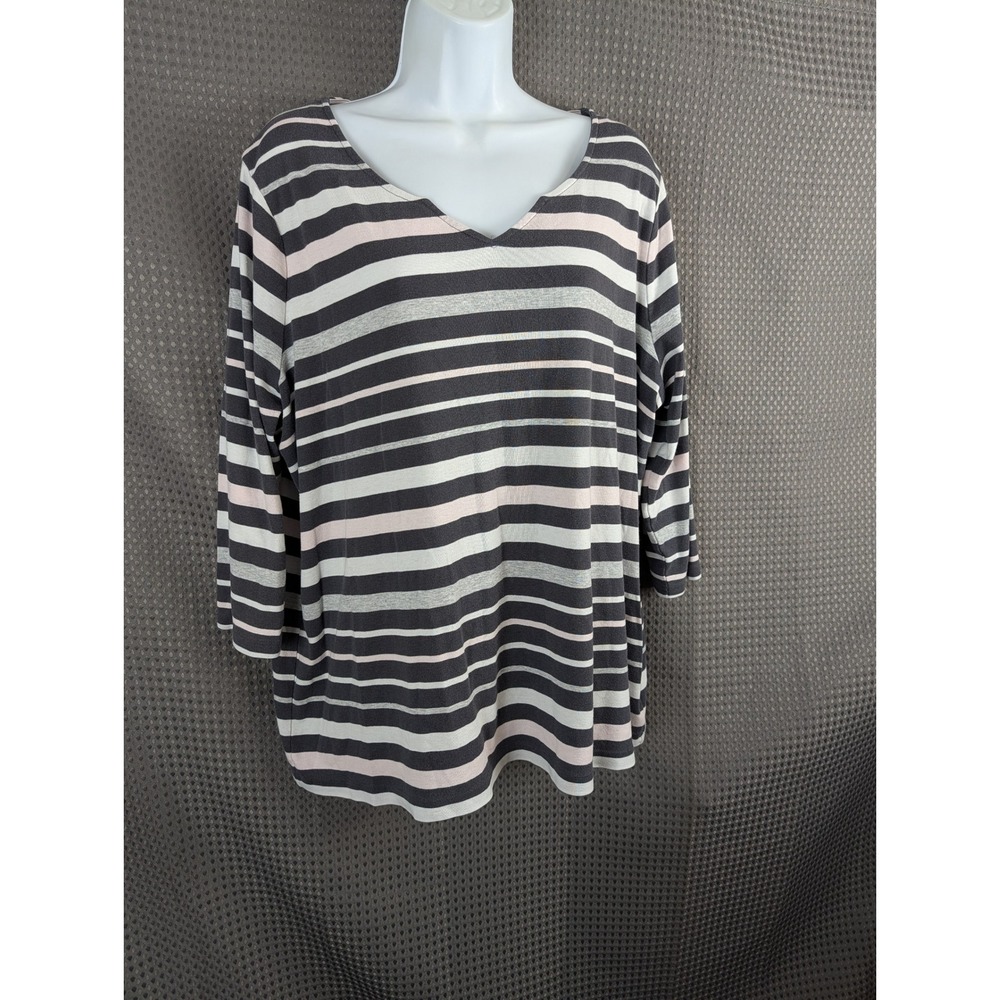 Croft & Barrow Womens 2X Striped 3/4 Sleeve Notched V-Neck Knit Top Grey Pink - Picture 2 of 11